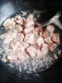 野淮山排骨汤的做法步骤1