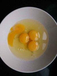 黄瓜胡萝卜鸡蛋饼的做法步骤1