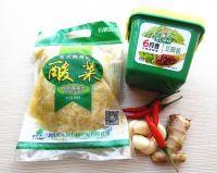 有机酸菜炖鱼的做法步骤2