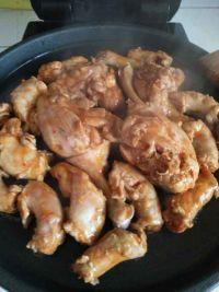 煎鸭腿鸡脖的做法步骤4