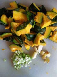 南瓜汤的做法步骤2