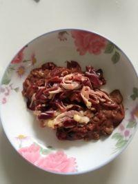 酸豇豆炒鸡胗的做法步骤2