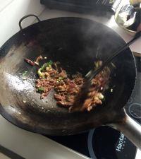 酸豇豆炒鸡胗的做法步骤5