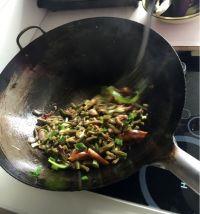 酸豇豆炒鸡胗的做法步骤7