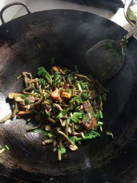 酸豇豆炒鸡胗的做法步骤8