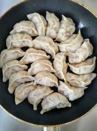 速冻煎饺的做法步骤4