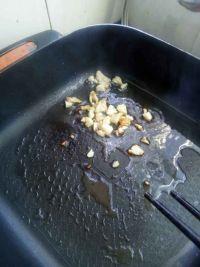 猪肉炒豆腐的做法步骤3