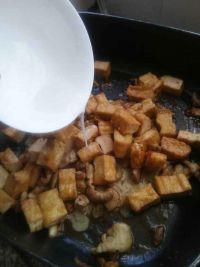 猪肉炒豆腐的做法步骤5