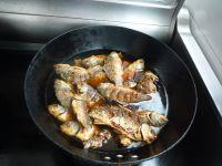 酥鲫鱼的做法步骤14