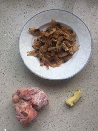 蛏干排骨汤的做法步骤1