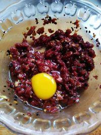 芹菜牛肉锅贴的做法步骤6