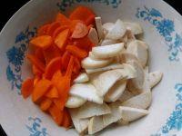 杏鲍菇胡萝卜炒五花肉的做法步骤2