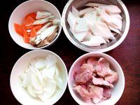 萝卜炒肚片的做法步骤1