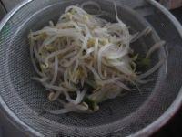 菠菜豆芽拌玉米凉皮的做法步骤3