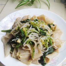 菠菜豆芽拌玉米凉皮